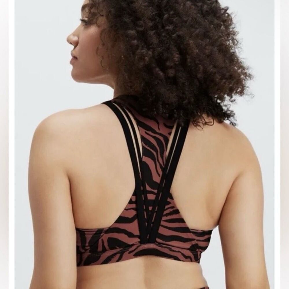 Fabletics kessler medium impact Tiger zebra sports bra size XL